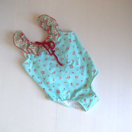 Bañador FRAMBUESA volante LA MARTINICA moda infantil juvenil baño